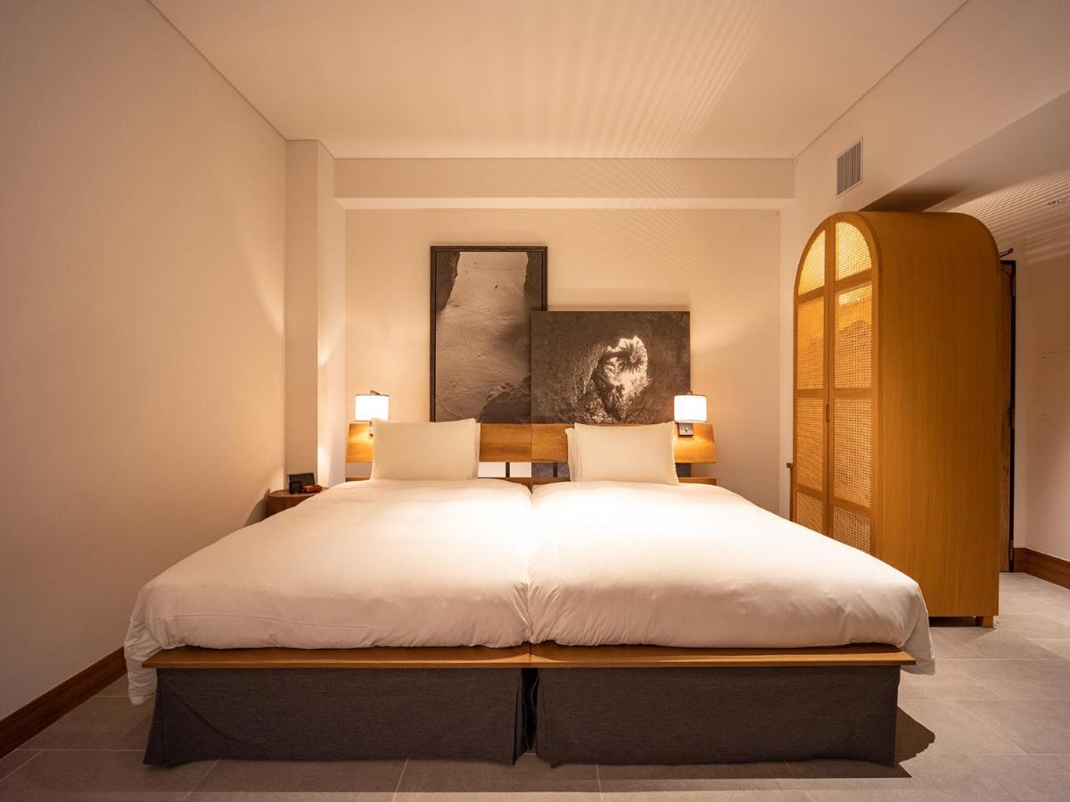 One Suite The Grand Nakijin Buitenkant foto